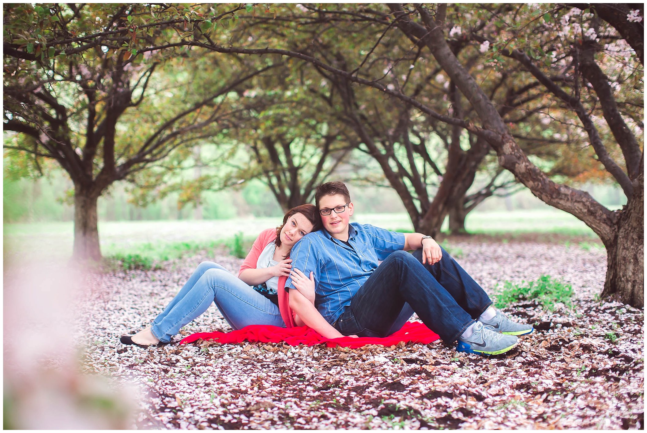 Fort Wayne, Indiana engagement session. Midwest and Destination Wedding Photographer_0054.jpg