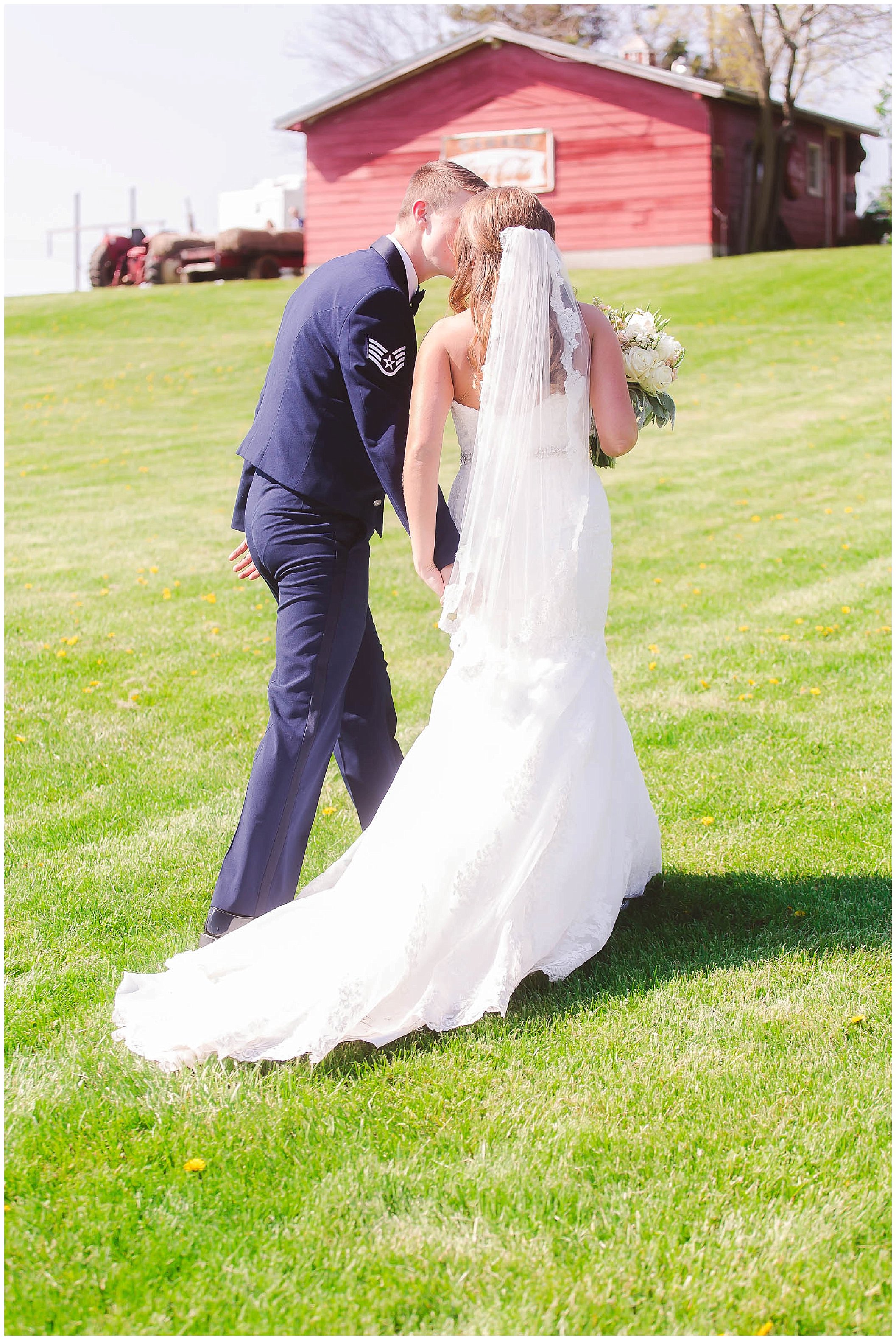 Indiana Wedding Photographer, Marian Hills Farm in Fort Wayne, Indiana_0074.jpg