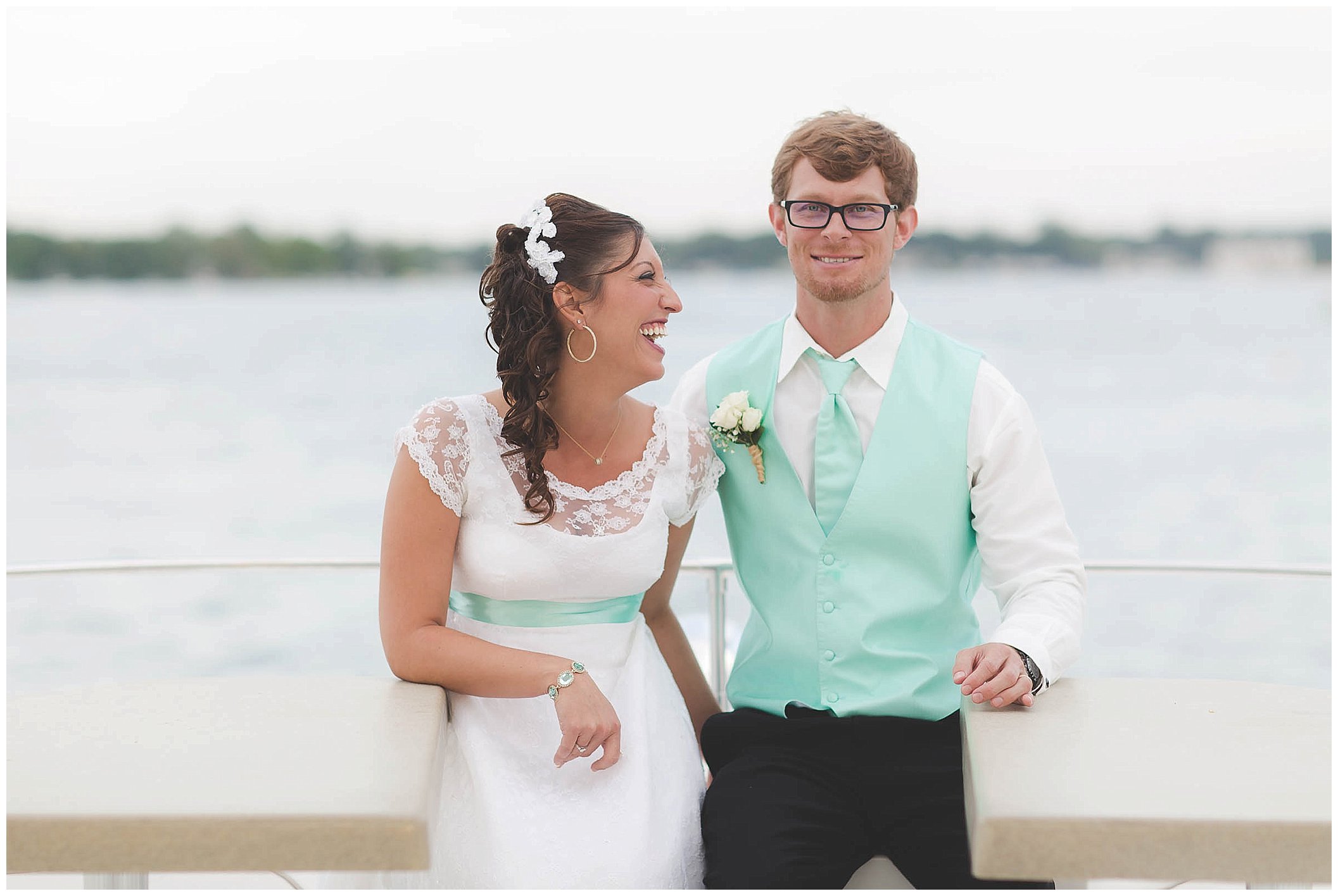 Oakwood Resort boat wedding at Wawasee Lake, Syracuse Indiana Wedding Photographer_0020.jpg