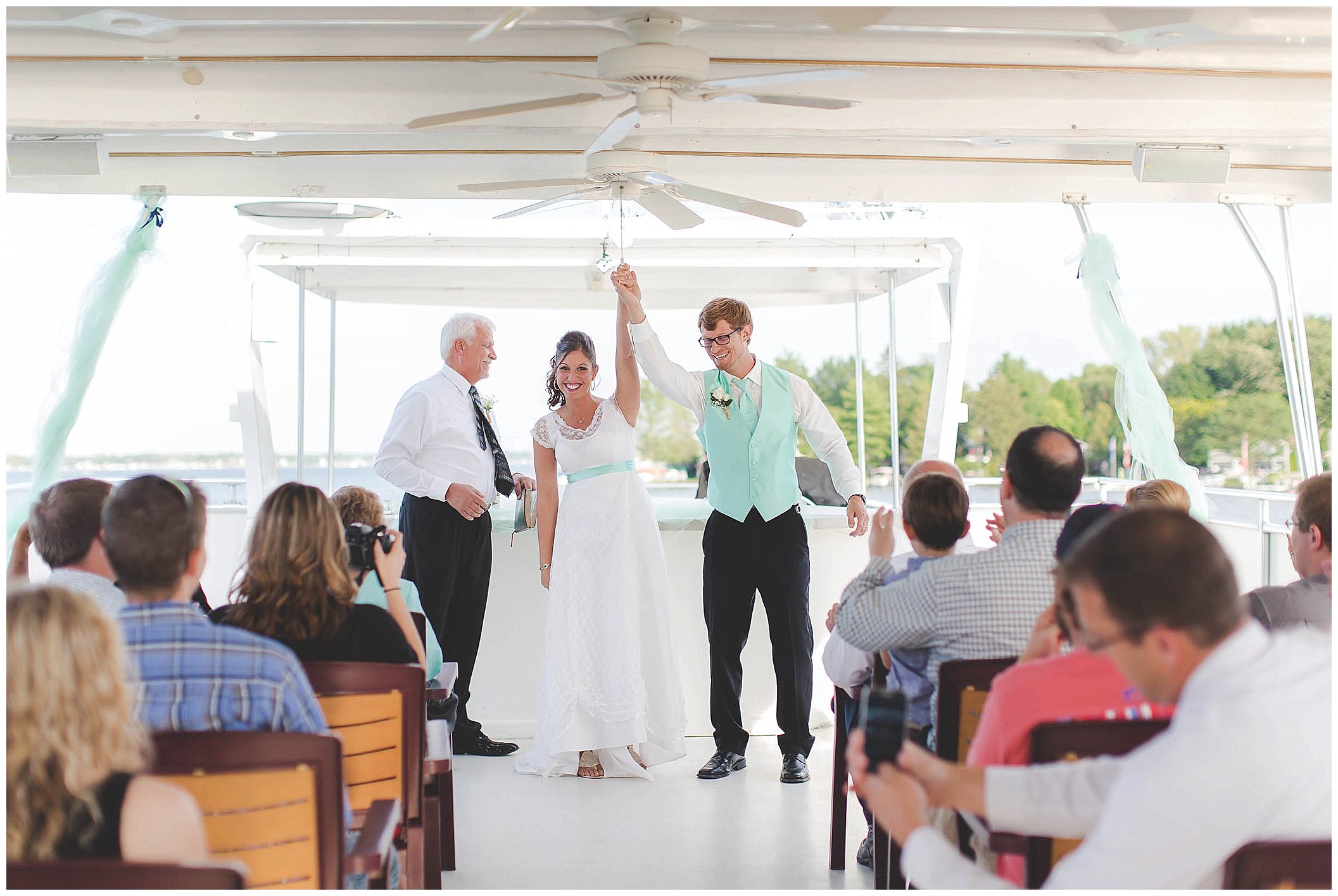 Oakwood Resort boat wedding at Wawasee Lake, Syracuse Indiana Wedding Photographer_0042.jpg