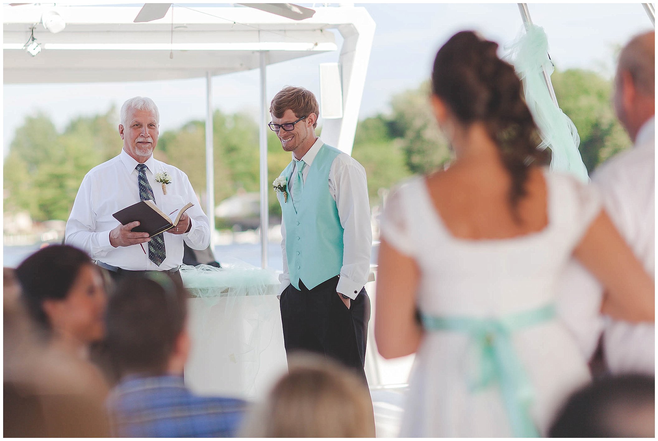 Oakwood Resort boat wedding at Wawasee Lake, Syracuse Indiana Wedding Photographer_0044.jpg