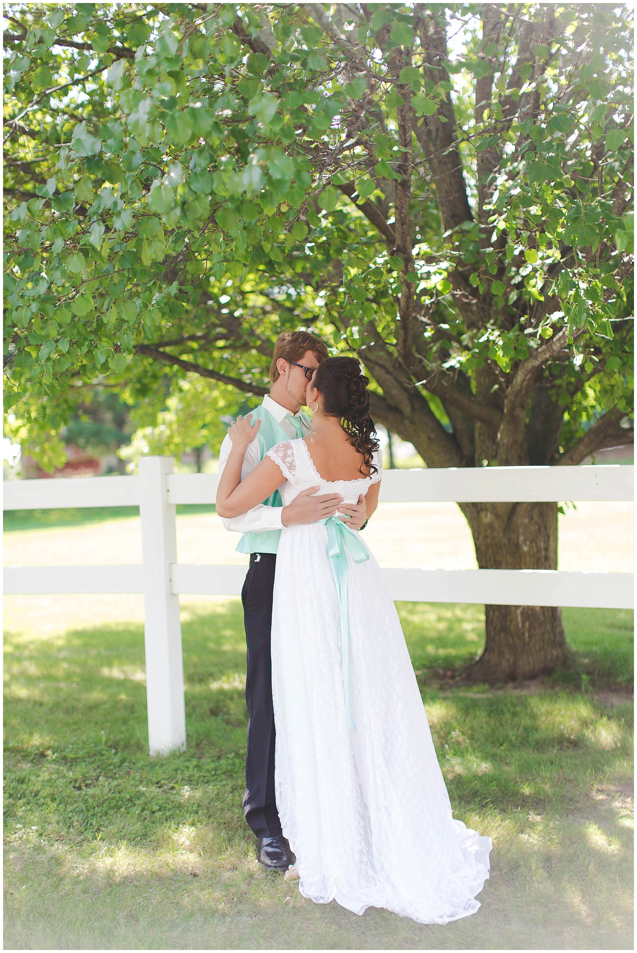 Oakwood Resort boat wedding at Wawasee Lake, Syracuse Indiana Wedding Photographer_0051.jpg