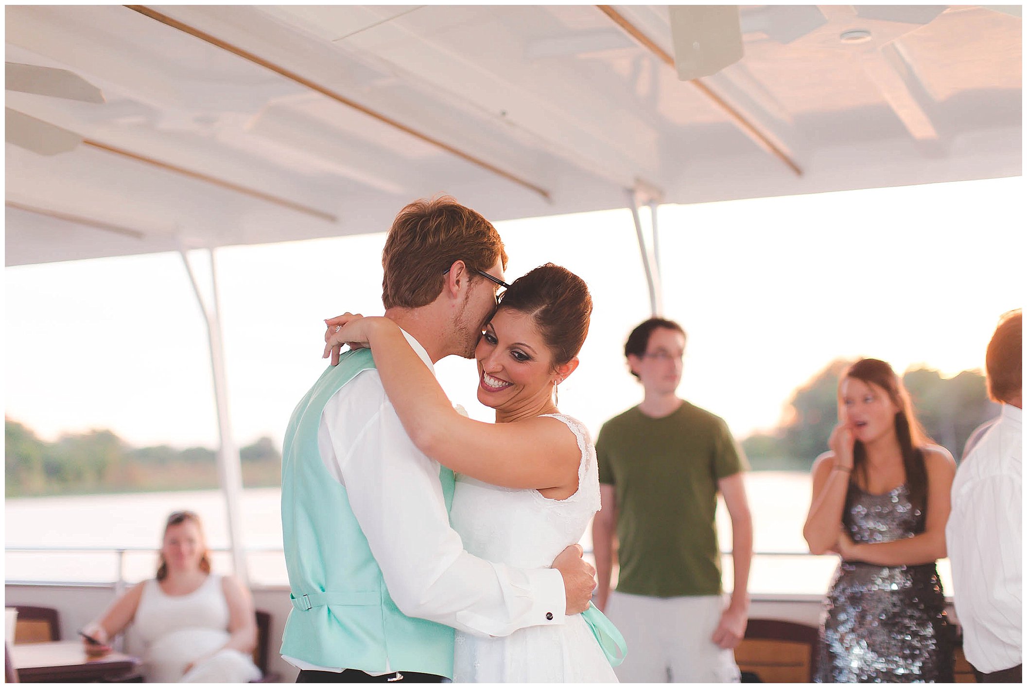 Oakwood Resort boat wedding at Wawasee Lake, Syracuse Indiana Wedding Photographer_0057.jpg