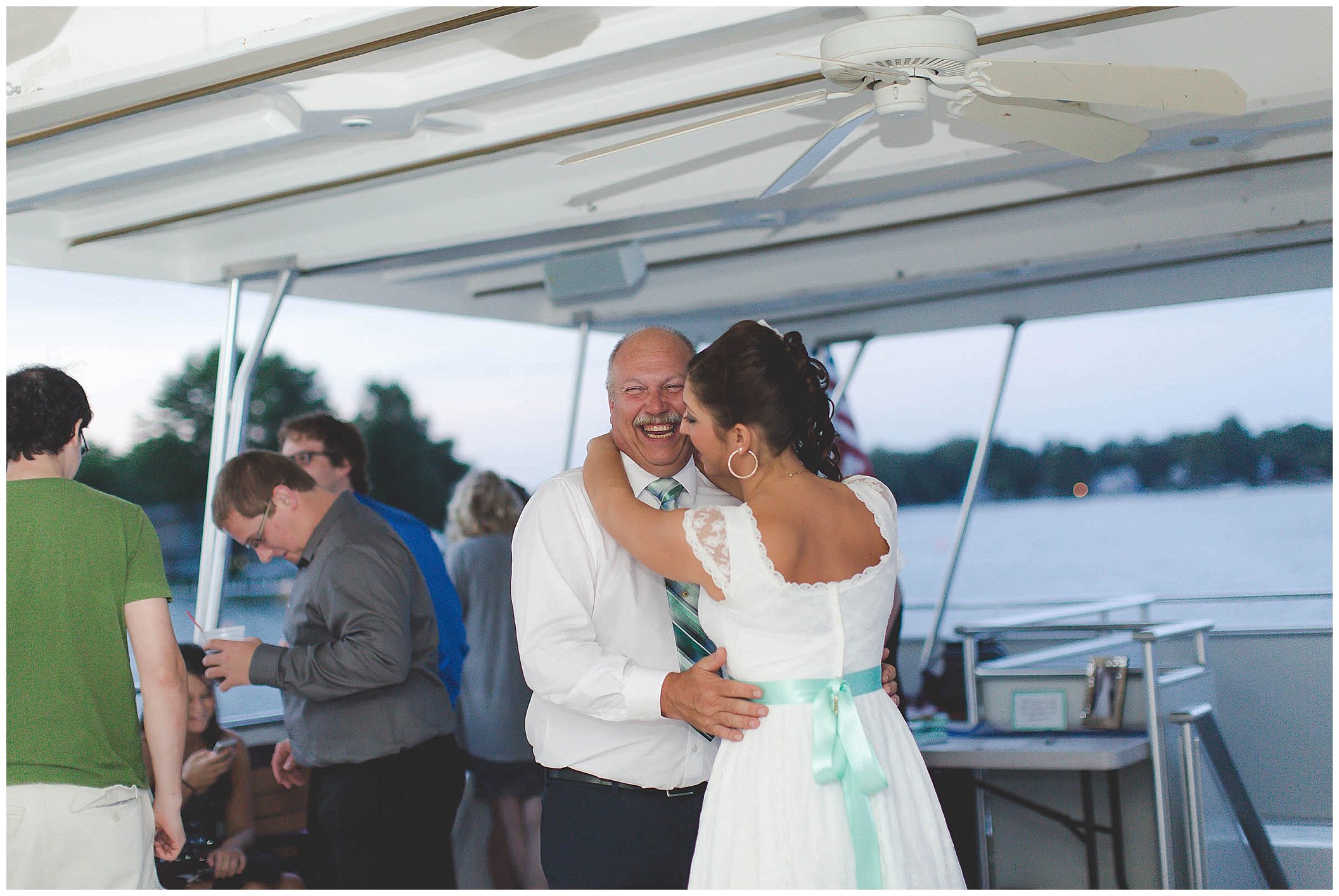 Oakwood Resort boat wedding at Wawasee Lake, Syracuse Indiana Wedding Photographer_0064.jpg