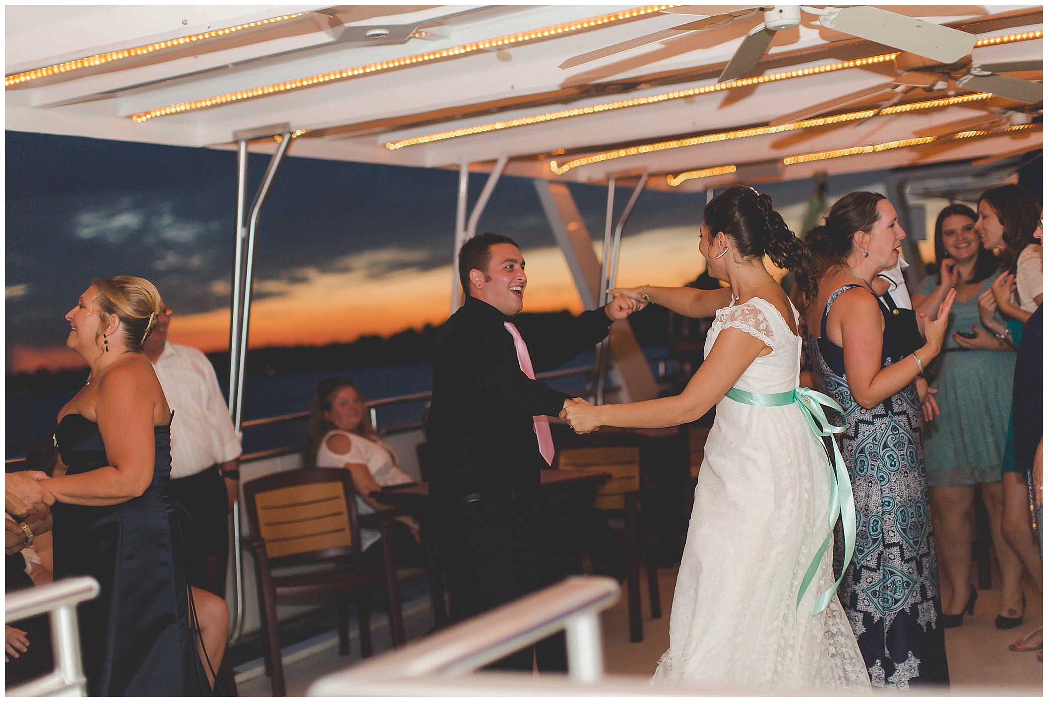 Oakwood Resort boat wedding at Wawasee Lake, Syracuse Indiana Wedding Photographer_0067.jpg