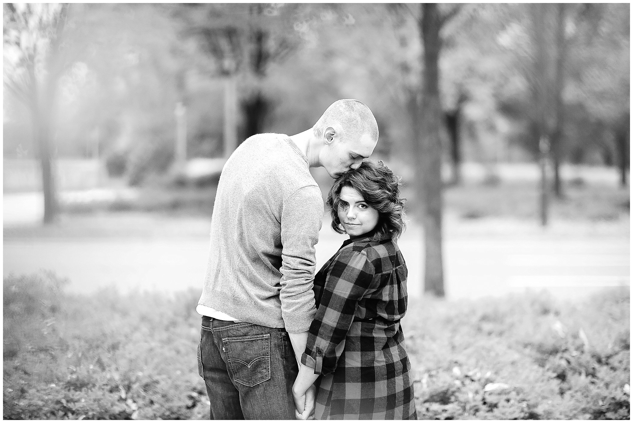 Romantic fall engagement session, Fort Wayne Wedding Photographer,_0025.jpg