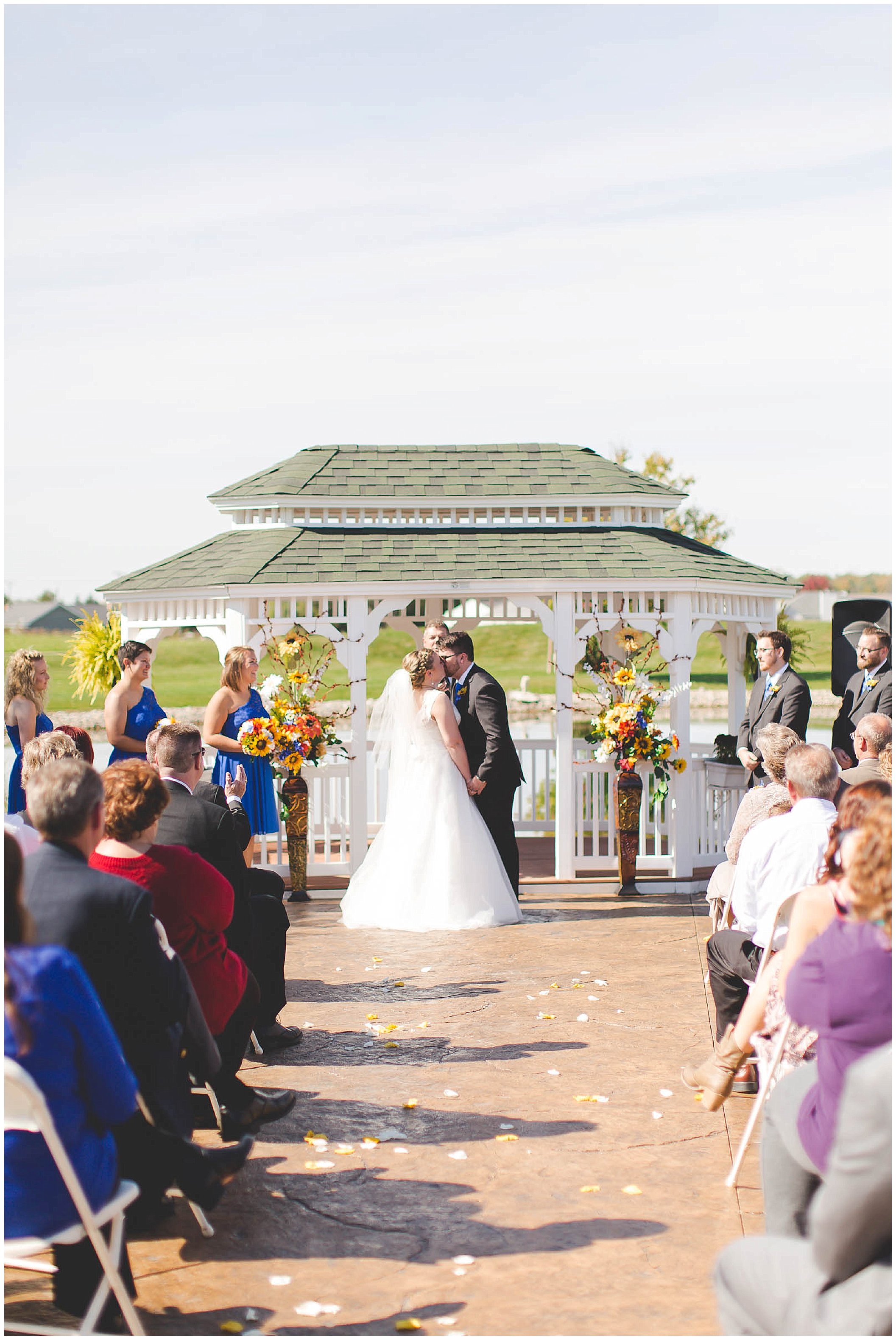 Stunning sunflower wedding at the Shiloh wedding venue in Fort Wayne Indiana, Fort Wayne Wedding Photographer_0011.jpg