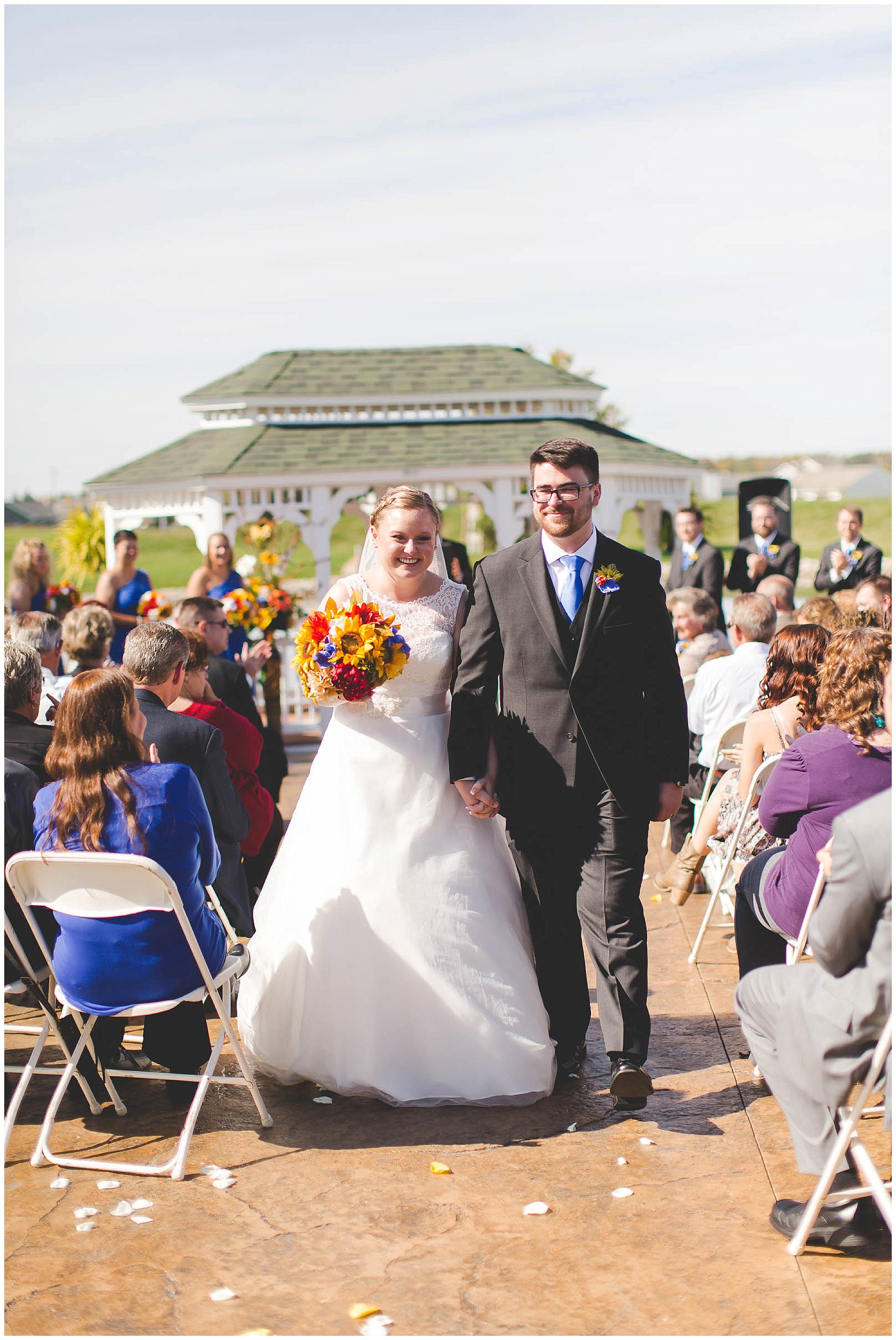 Stunning sunflower wedding at the Shiloh wedding venue in Fort Wayne Indiana, Fort Wayne Wedding Photographer_0012.jpg