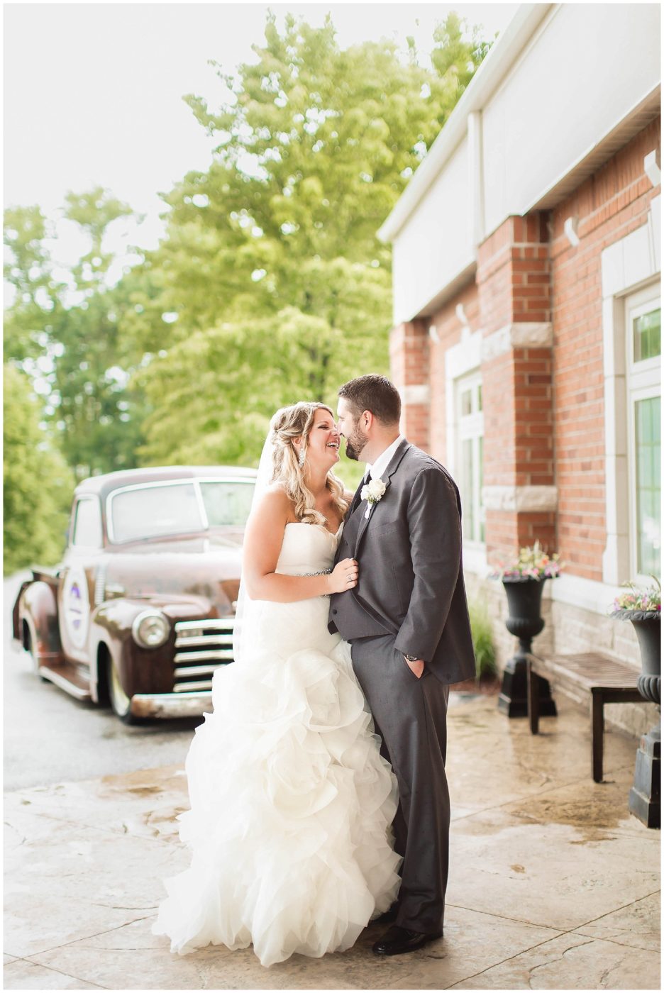 Gorgeous and Elegant wedding at The Landmark in Fort Wayne Indiana, Fort Wayne Wedding Photographer_0071