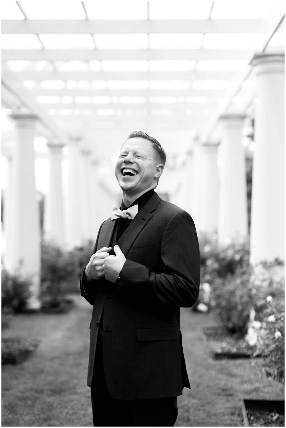 Gorgeous ouside wedding at Lakeside Park and Rose Garden in Fort Wayne Indiana_0020