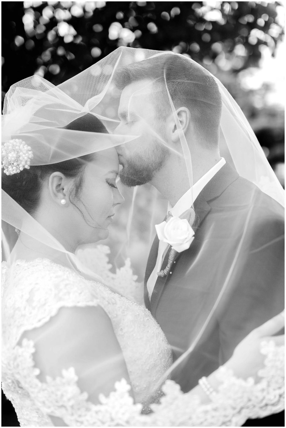 Romantic and beautiful wedding in fort Wayne Indiana, Fort Wayne Wedding Photographer_0012