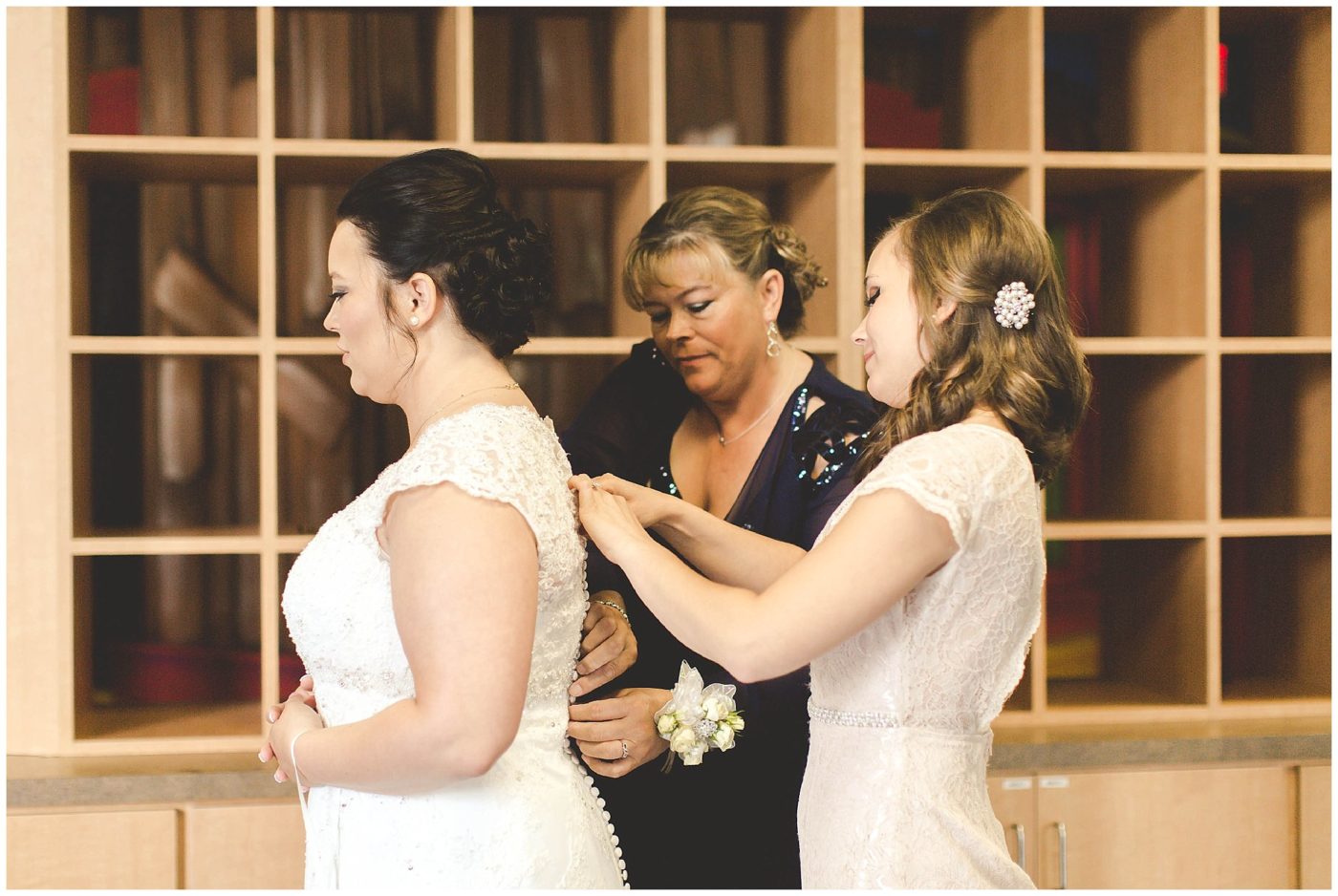 beautiful wedding ceremony at Pathway church in fort Wayne Indiana, Fort Wayne Wedding Photographer_0010
