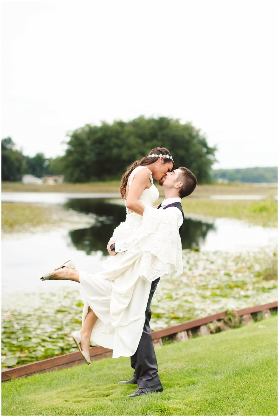 stunning-and-romantic-lake-outdoor-wedding-winona-lake_0024
