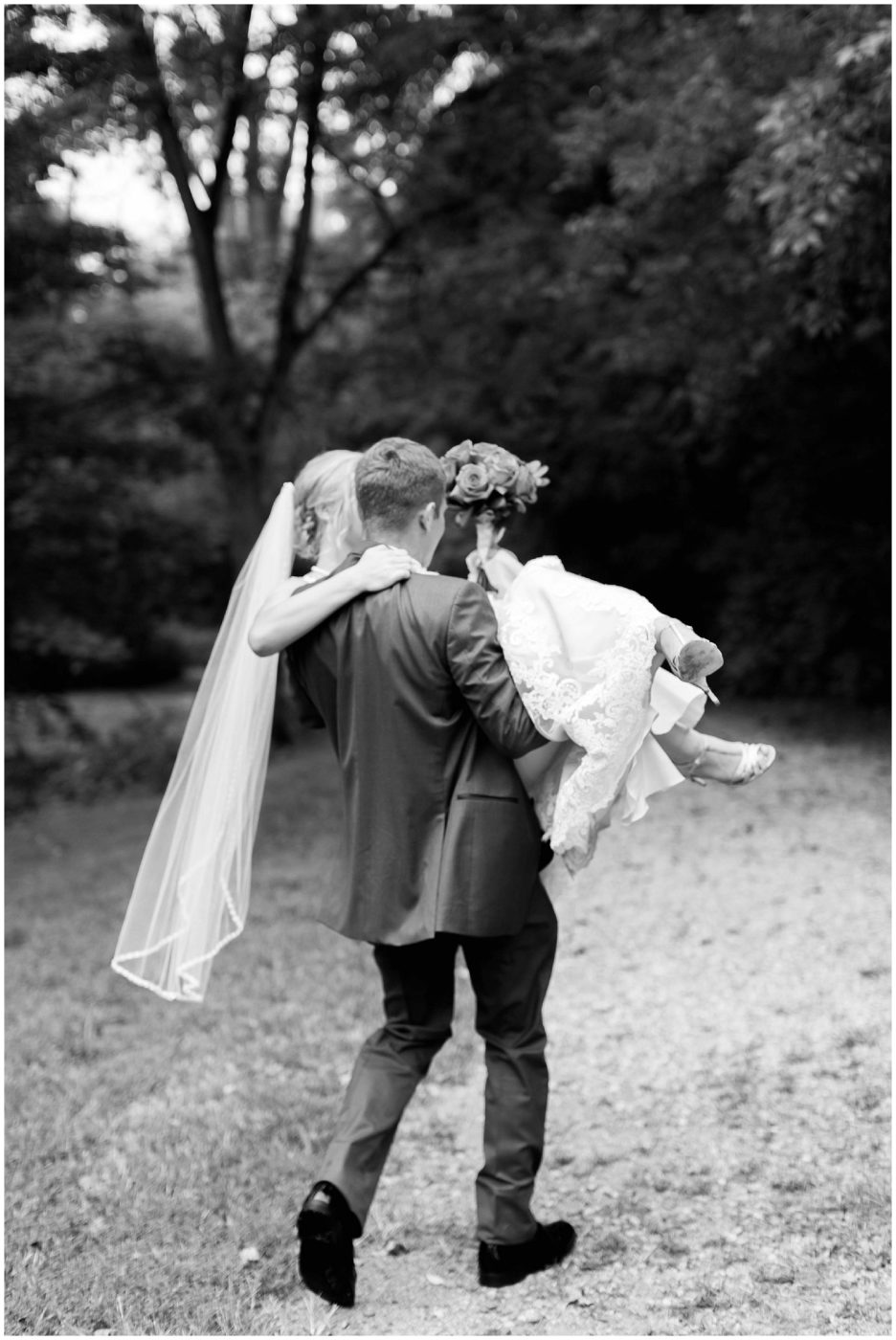 toledo-ohio-wedding-photographer-modern-hot-pink-wedding-inspiration_0016