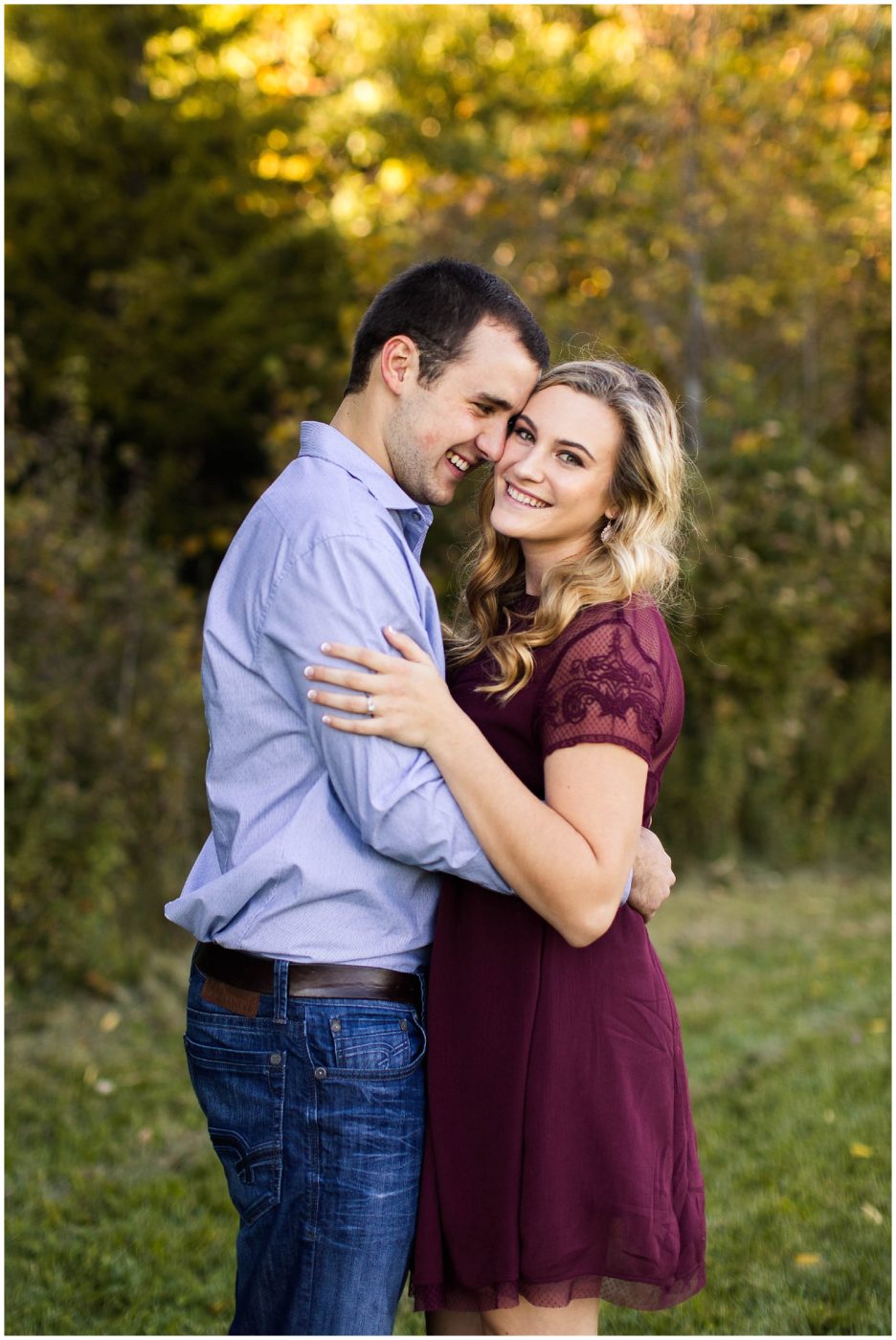 cozy-and-country-fall-engagement-session-in-fort-wayne-indiana-fort-wayne-wedding-photographer_0001