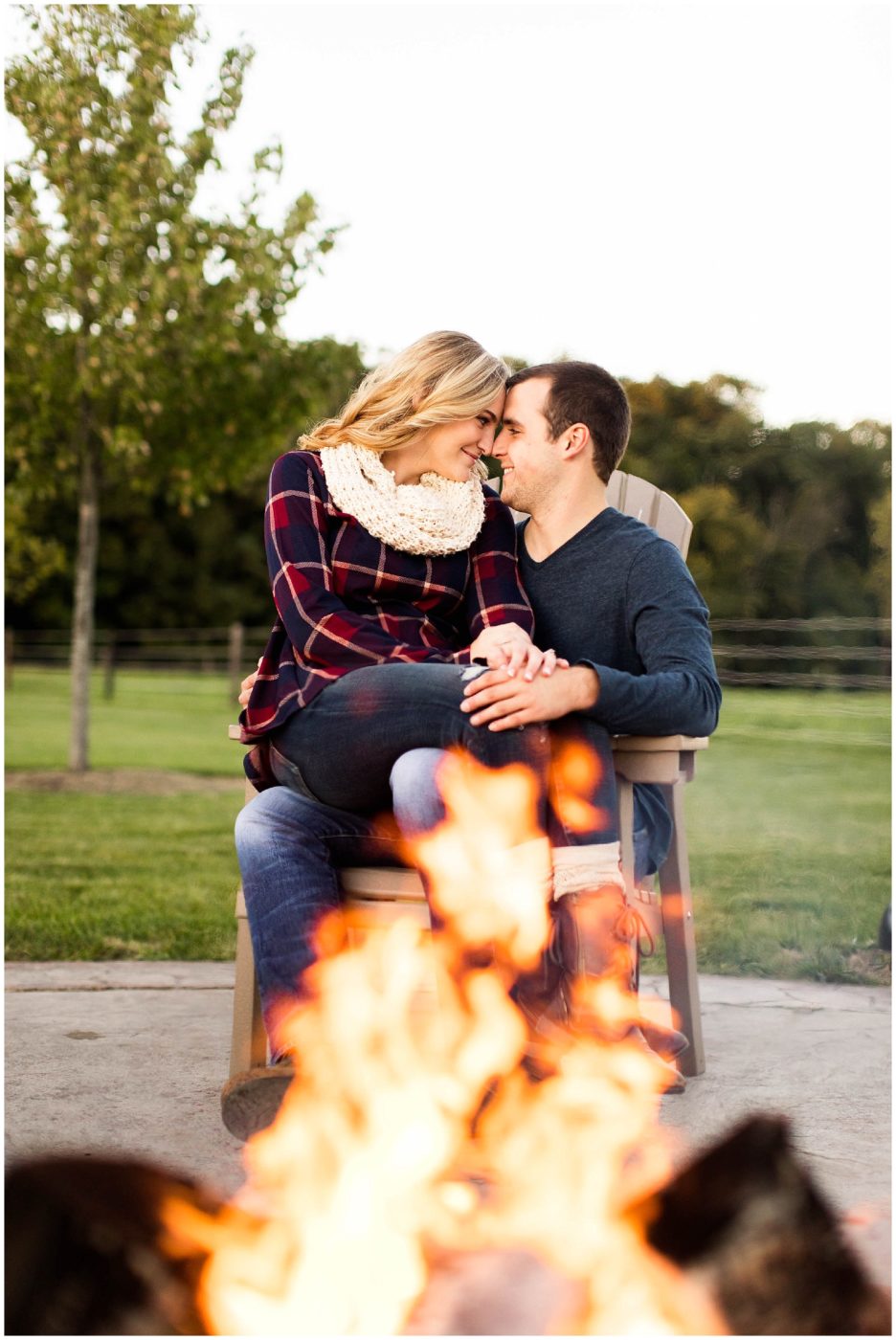 cozy-and-country-fall-engagement-session-in-fort-wayne-indiana-fort-wayne-wedding-photographer_0026