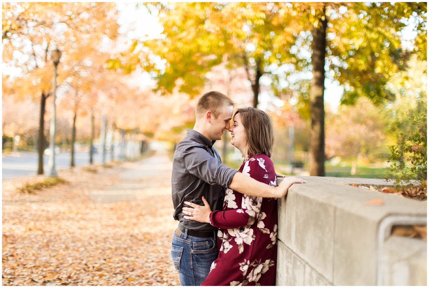 fall-engagement-session-at-headwater-park-downtown-fort-wayne-fort-wayne-wedding-photographer_0002