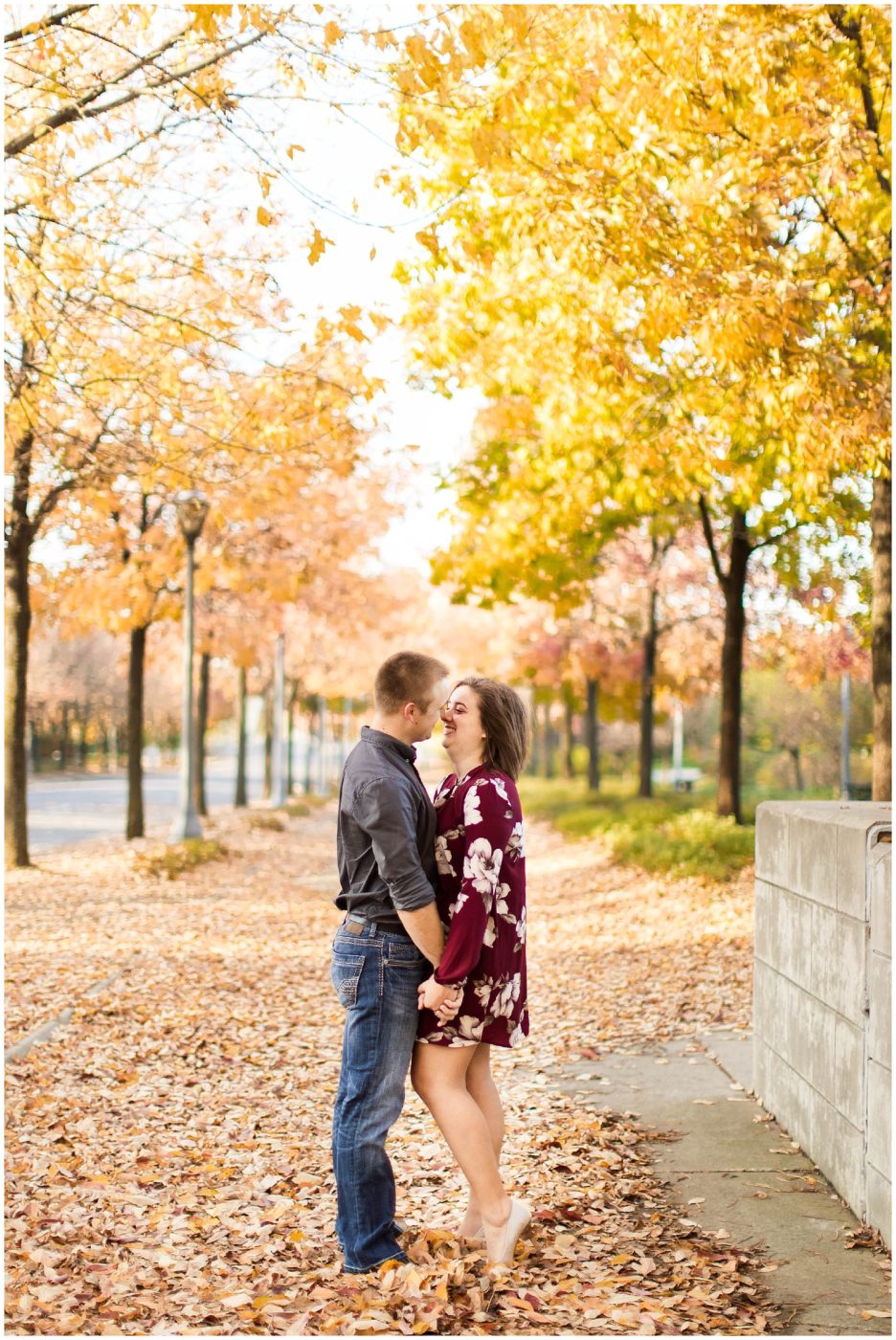 fall-engagement-session-at-headwater-park-downtown-fort-wayne-fort-wayne-wedding-photographer_0003