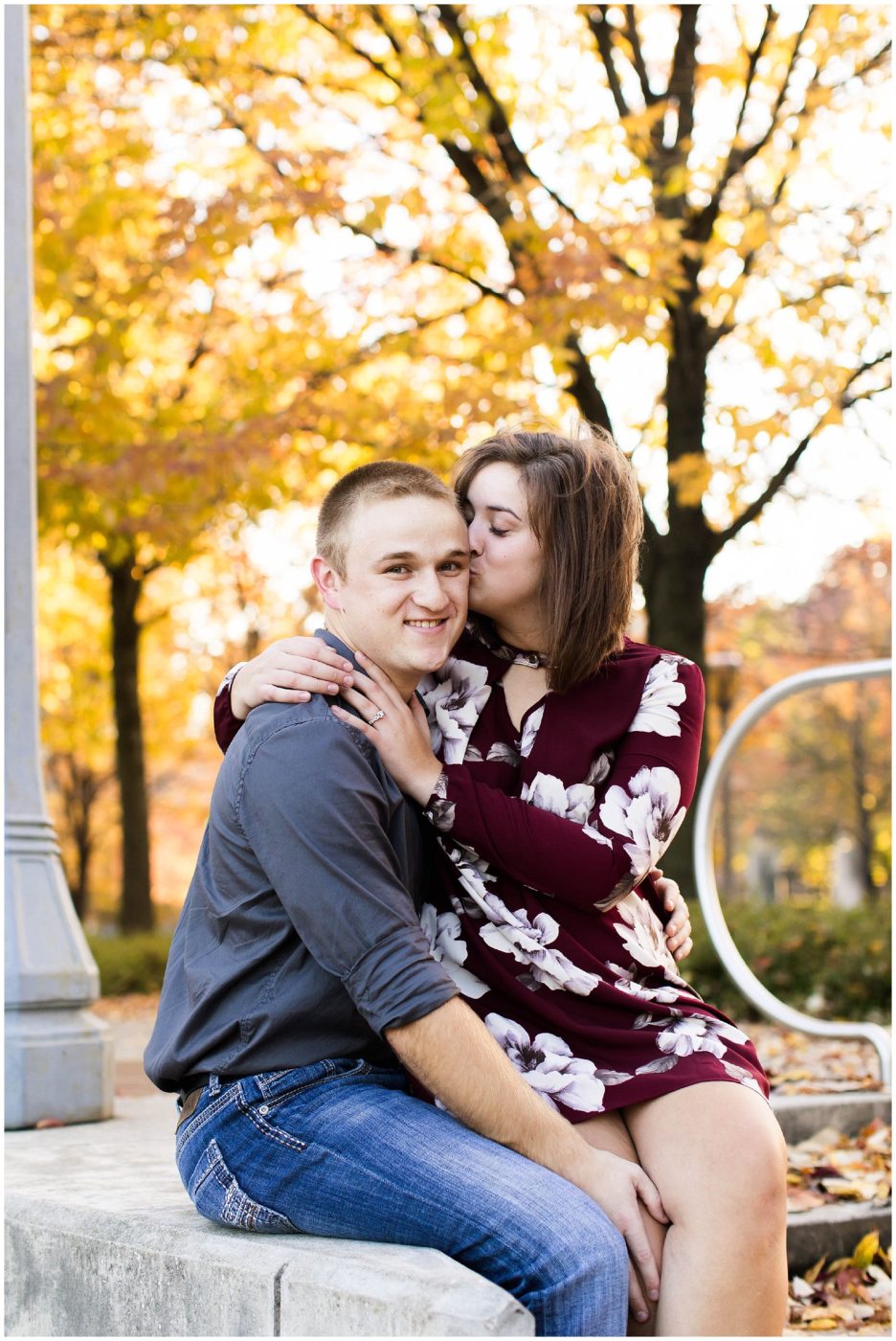 fall-engagement-session-at-headwater-park-downtown-fort-wayne-fort-wayne-wedding-photographer_0010