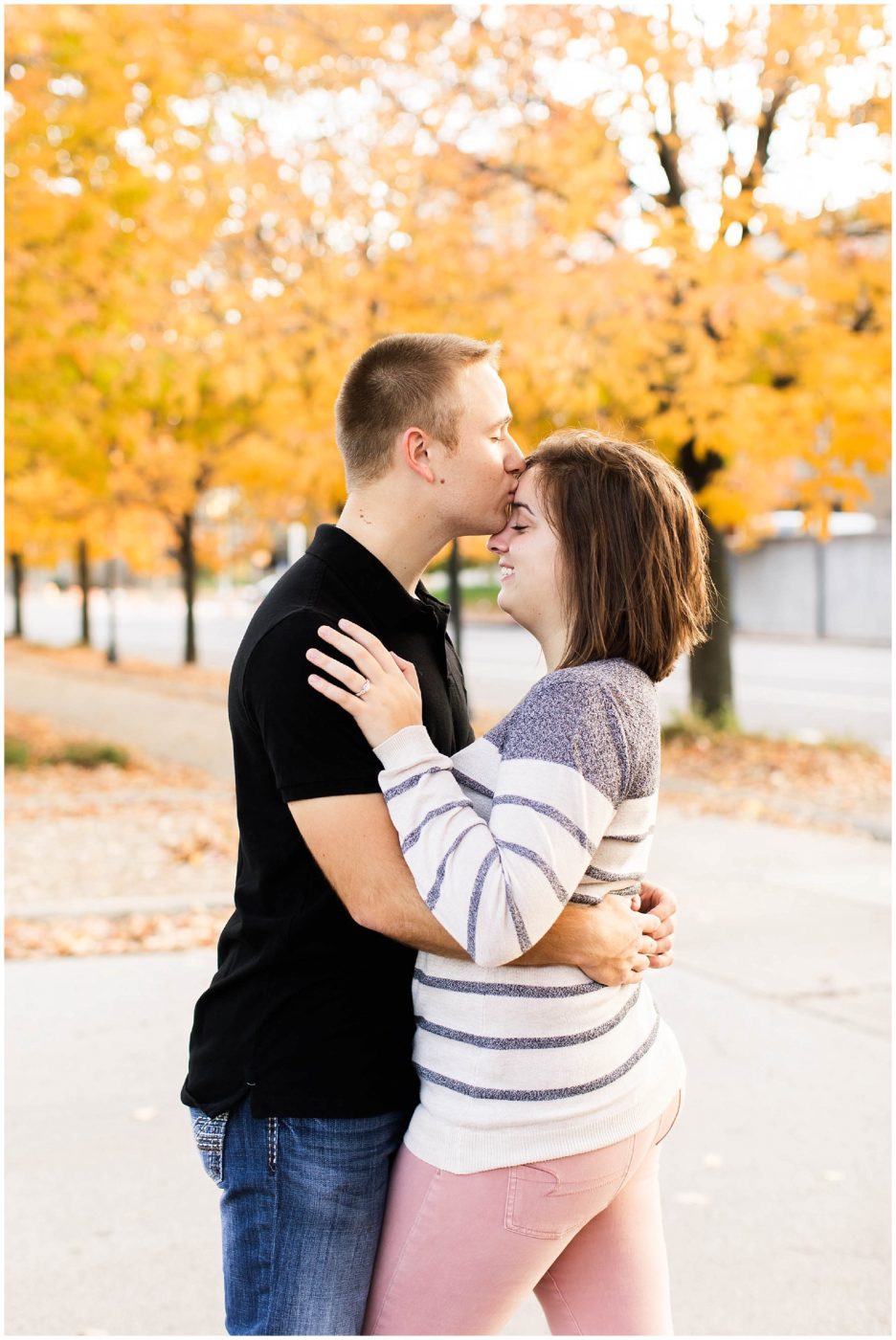 fall-engagement-session-at-headwater-park-downtown-fort-wayne-fort-wayne-wedding-photographer_0015