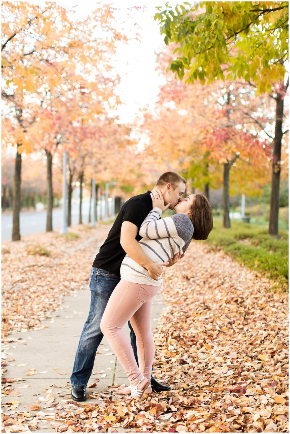 fall-engagement-session-at-headwater-park-downtown-fort-wayne-fort-wayne-wedding-photographer_0022