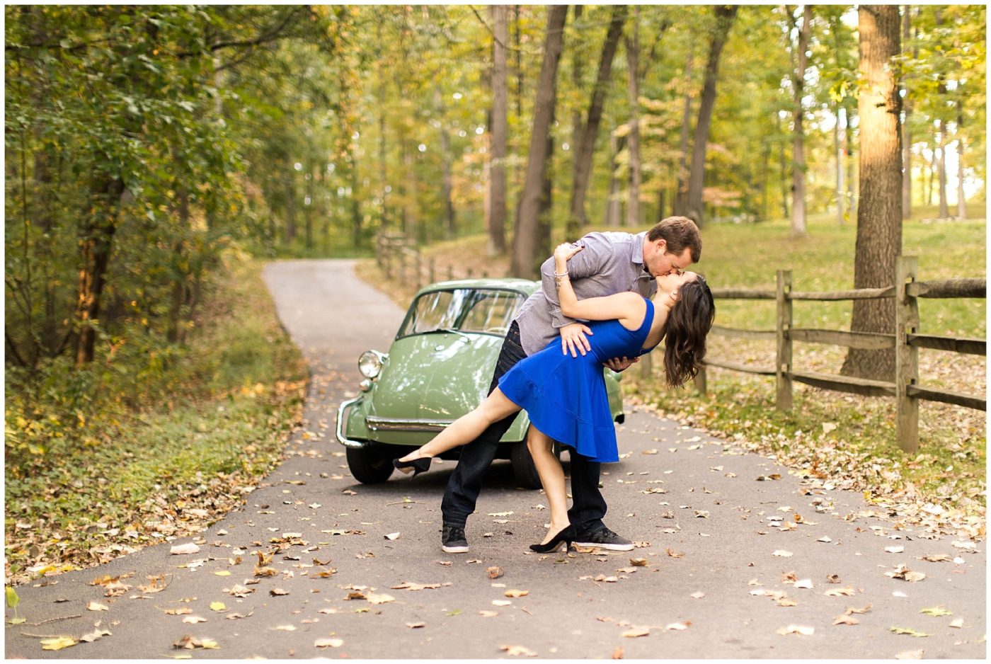 vintage-car-engagement-photos-in-the-fall-angola-wedding-photographer_0007