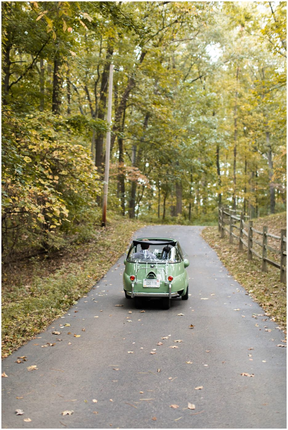 vintage-car-engagement-photos-in-the-fall-angola-wedding-photographer_0017